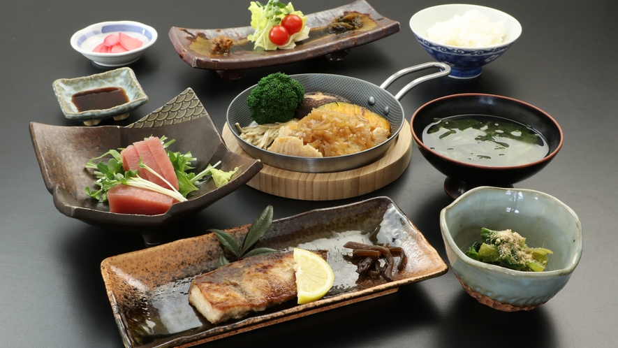 《夕食一例》栃木の旬の味覚を楽しめる手作り日替わり膳