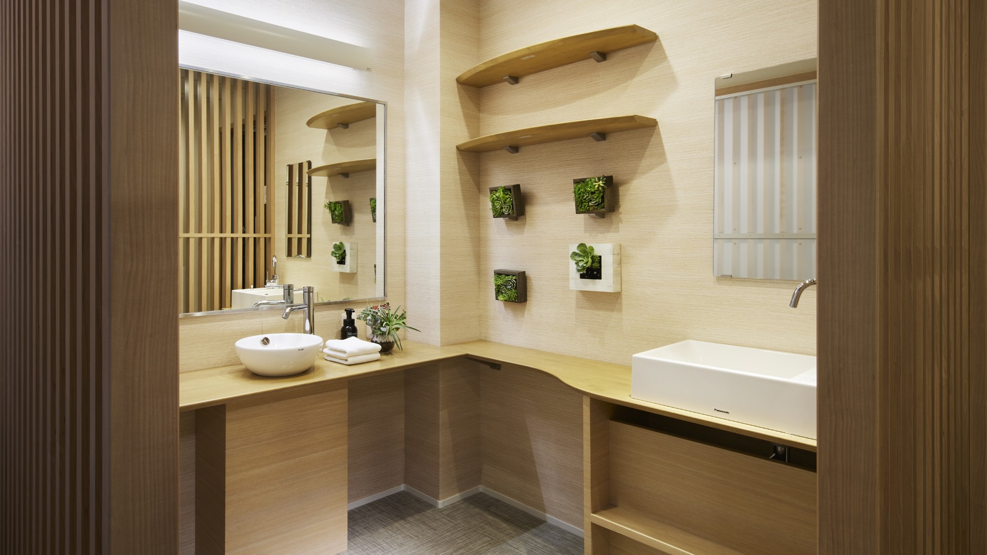 F:スイート F: Suite