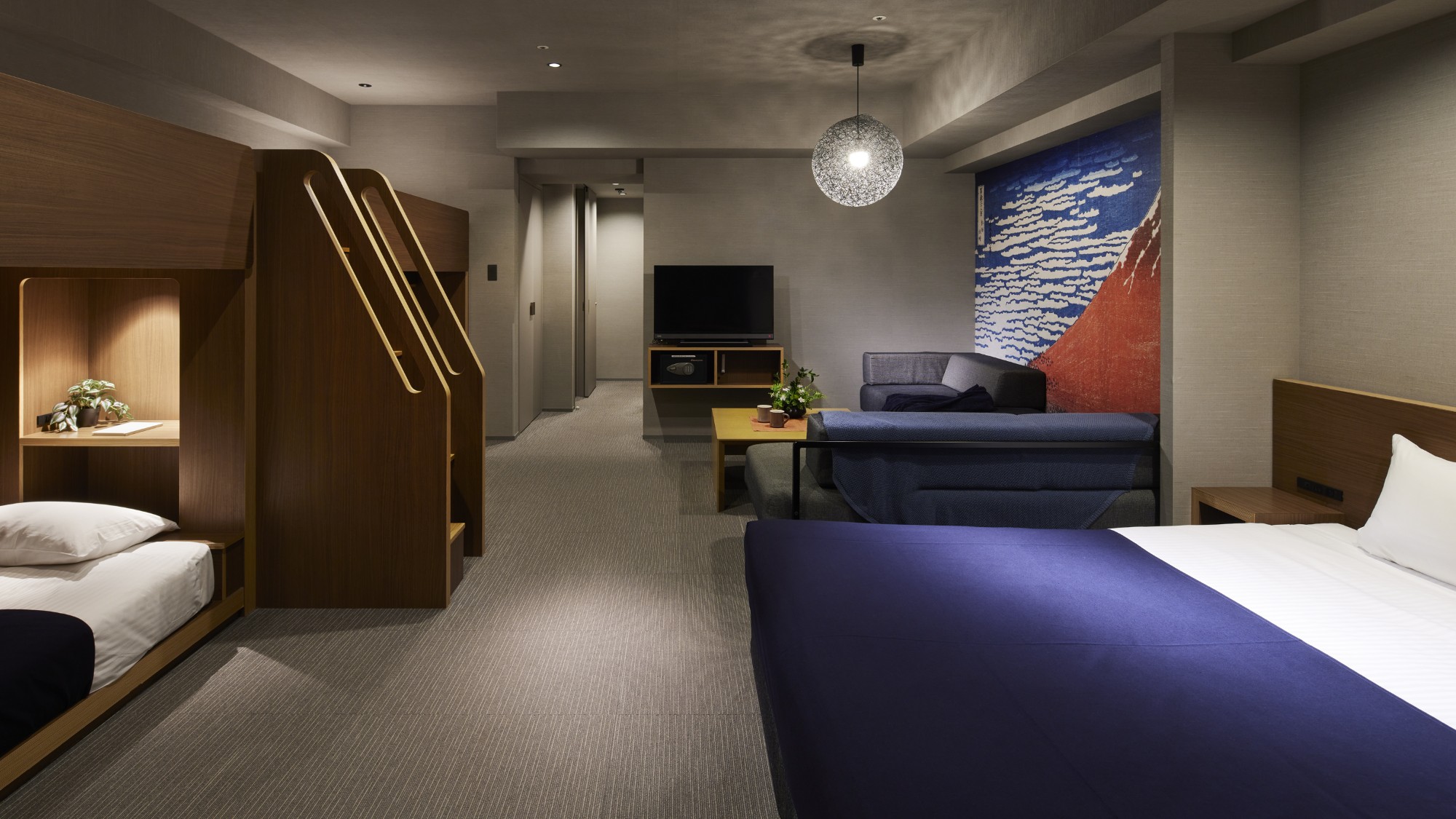 Deluxe Family デラックスファミリー・ロフトベッド&クイーンルーム