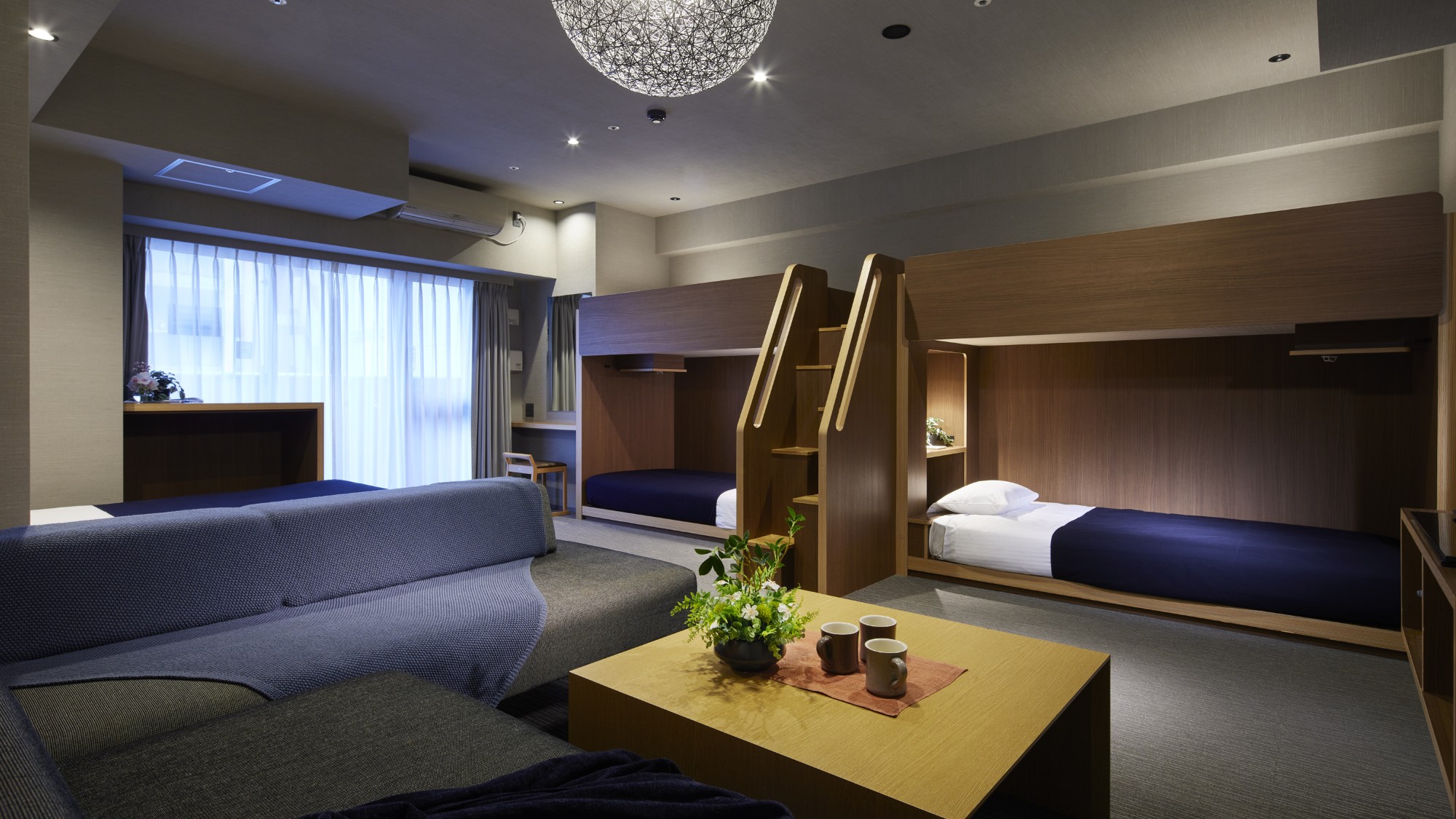 Deluxe Family デラックスファミリー・ロフトベッド&クイーンルーム