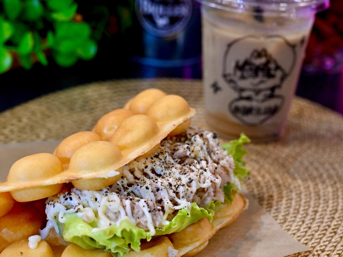 【朝食付き】ホテル１階フードホール自慢のエッグワッフルの朝食付きプラン