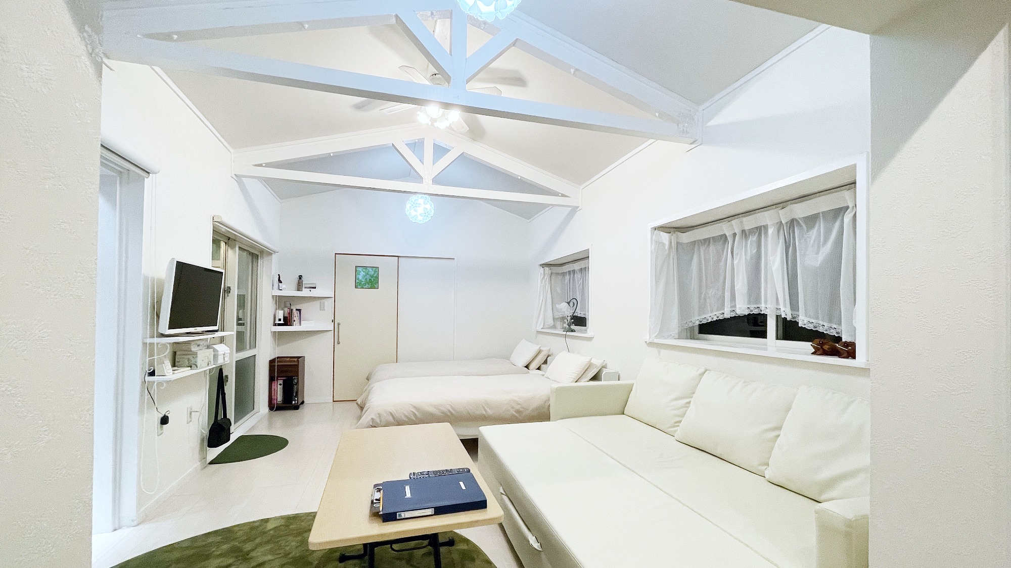 足が伸ばせる広々ソファ