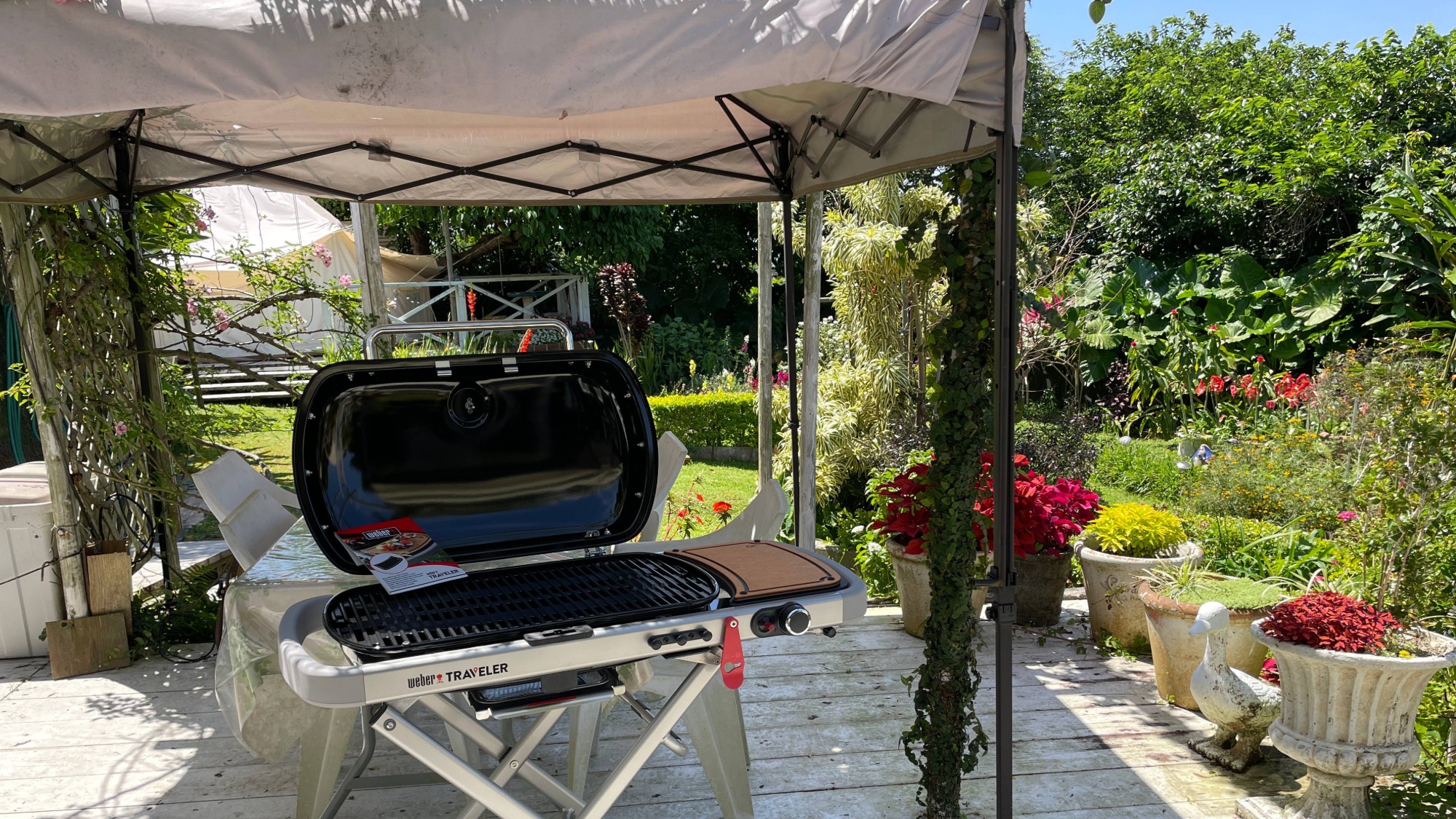 タープ付きBBQコーナー