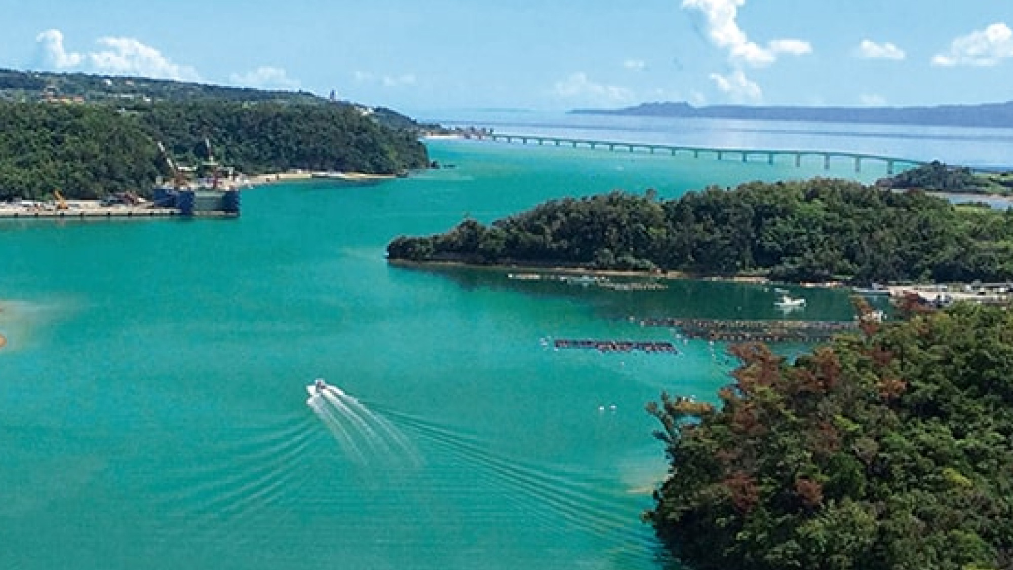 ・【周辺案内】ワルミ大橋がかかるワルミ海峡