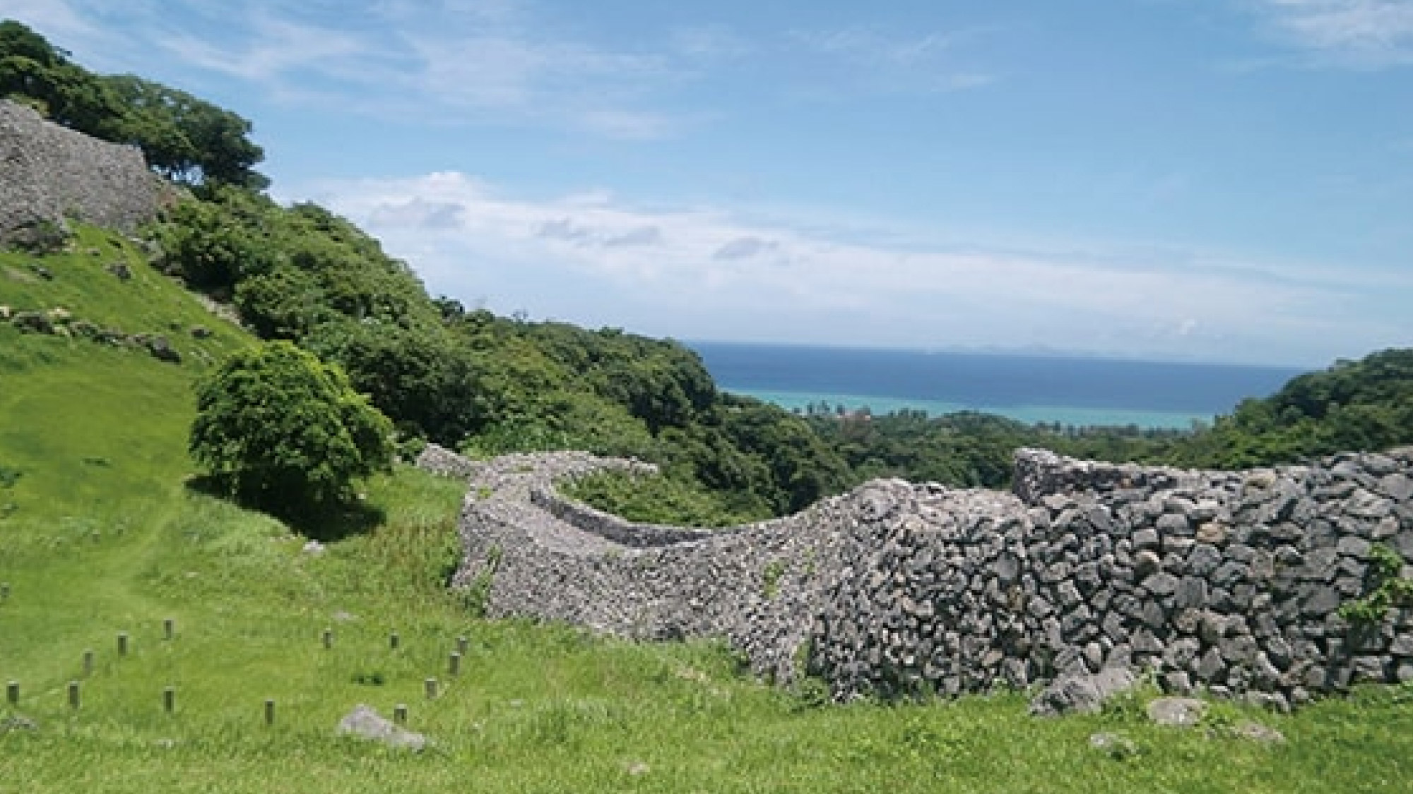 ・【周辺案内】世界遺産にも登録されたグスク「今帰仁城跡」