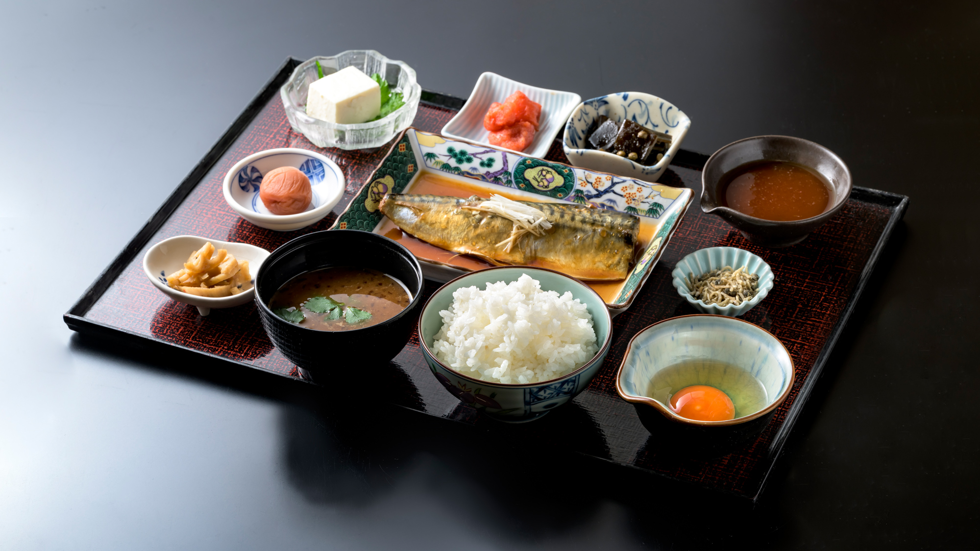 ご朝食　地元の旬菜朝食