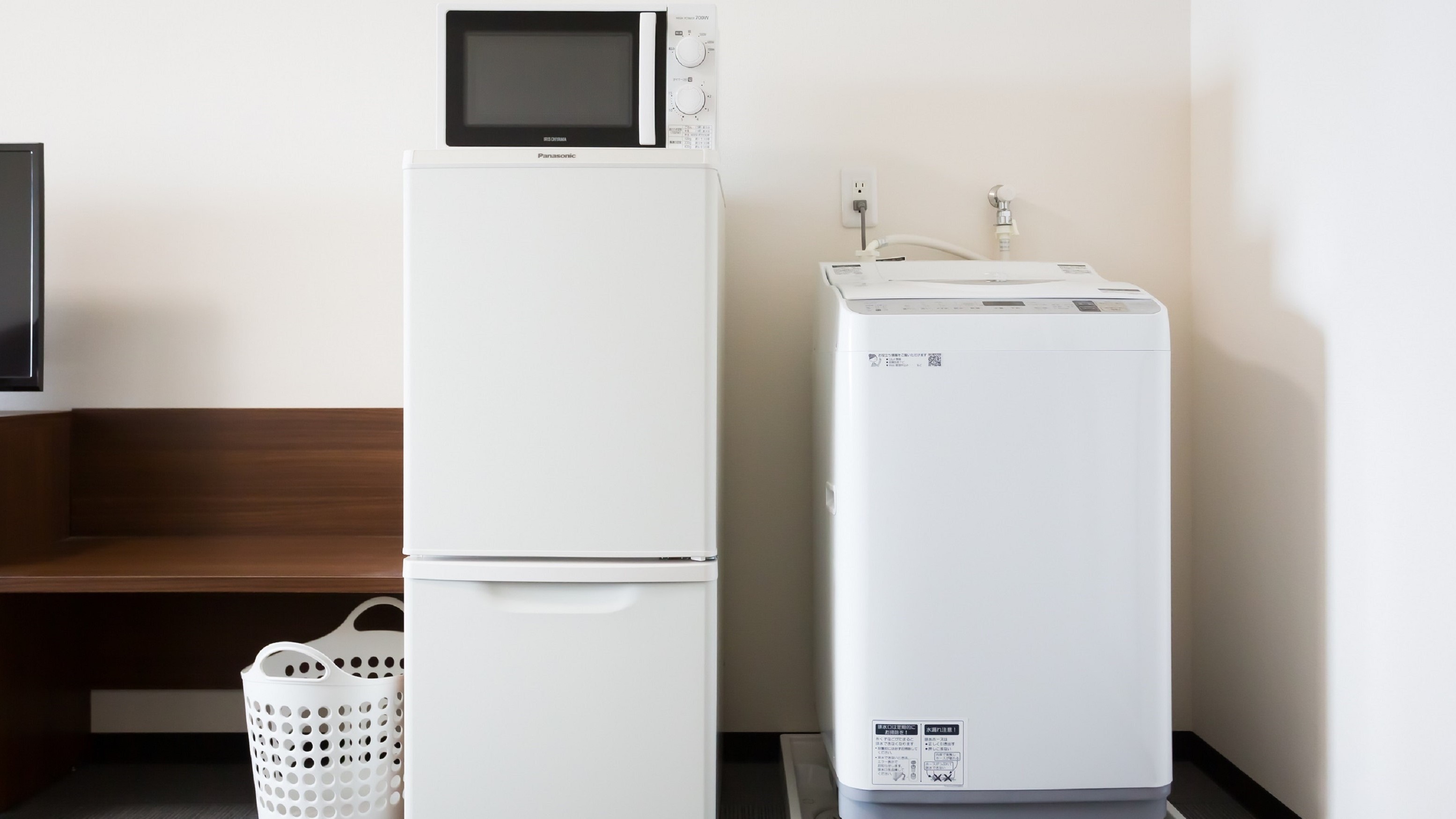 全客室に乾燥機能付き洗濯機・電子レンジ・中型冷蔵庫完備
