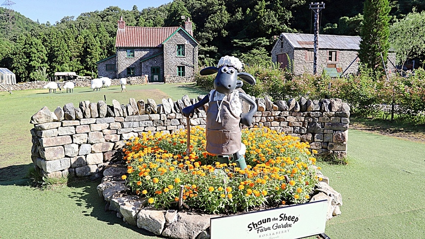 【ローザンベリー多和田入園券＆送迎付】グランピング後は英国式庭園やひつじのショーン体験ガーデンパーク