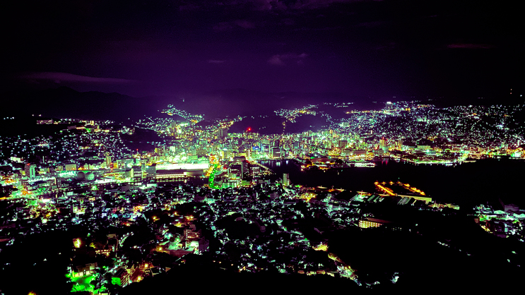 稲佐山からの夜景。「世界新三大夜景」として有名な長崎の夜景に酔いしれて。
