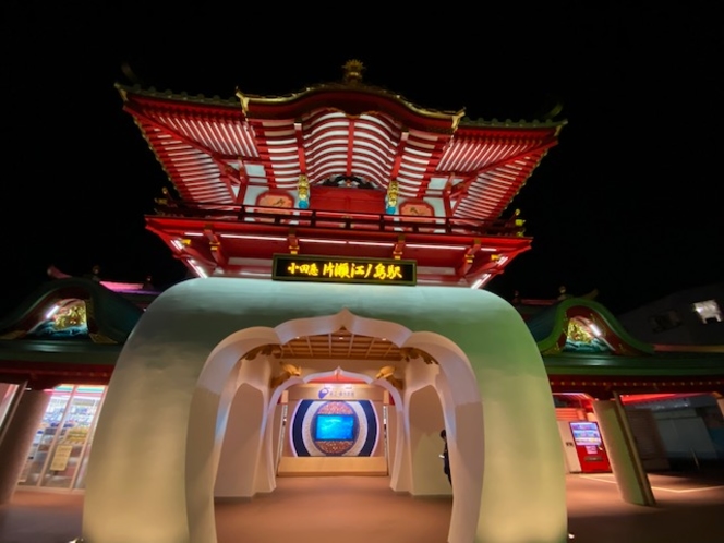 小田急片瀬江ノ島駅夜のライトアップ