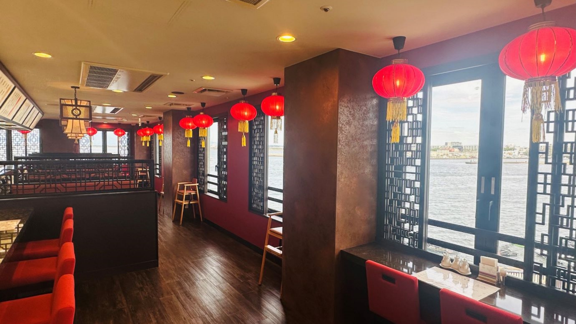 「中華飯店 吉祥楼」店内