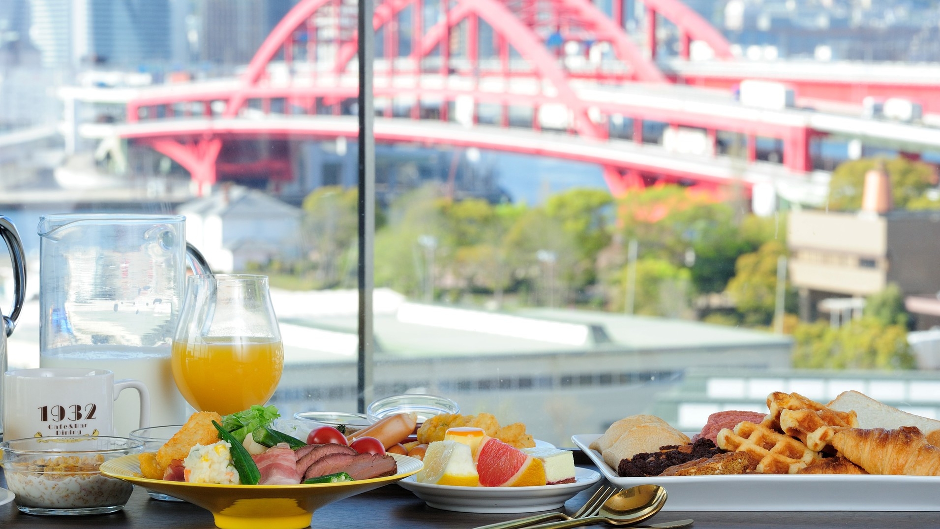 【ハーバービュー】◆神戸港や六甲山系を一望◆異国情緒溢れる優雅な朝を愉しむこだわりの朝食ビュッフェ付