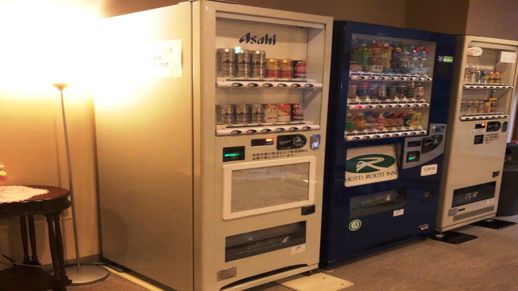 自動販売機☆　3階と地下1階にジュース・アルコールの自動販売機がございます。