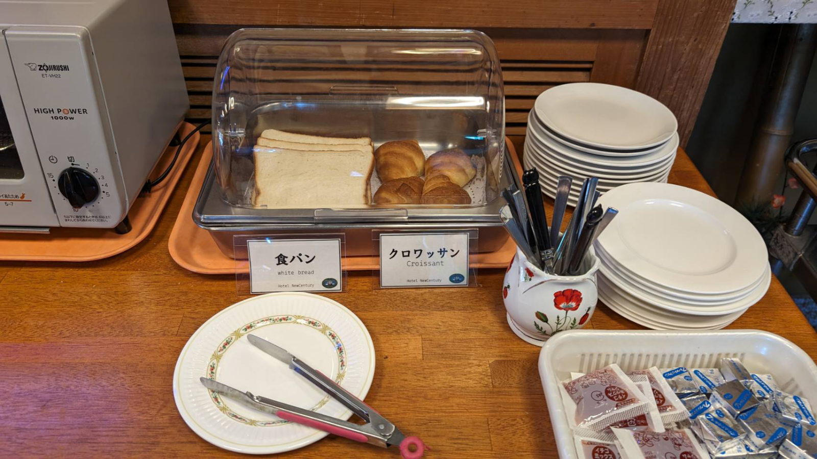 朝食バイキング　パン各種