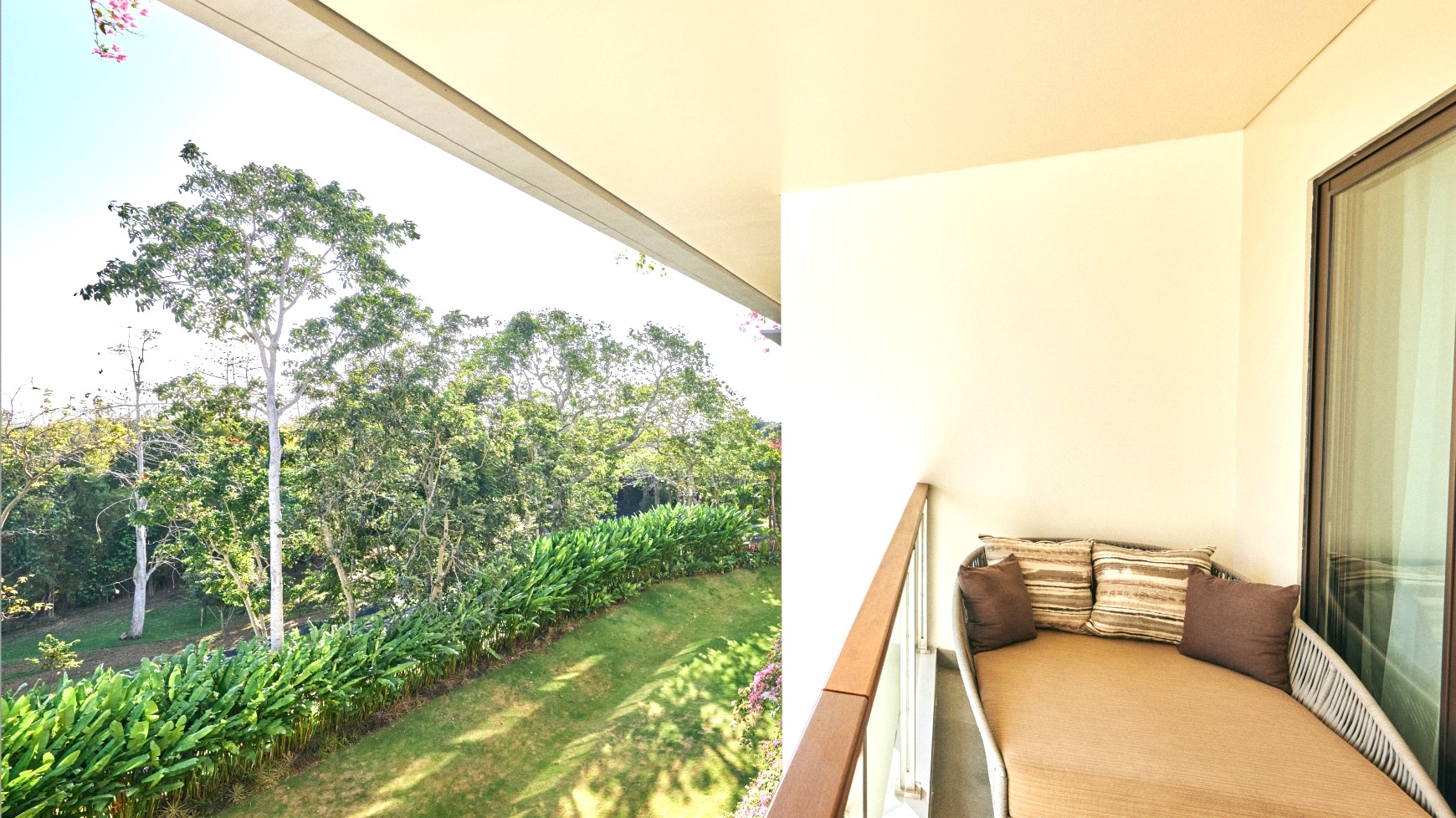 【アヤナセガラバリ】セガラ　リゾート　ビュー　スイート 【93平米】ー例