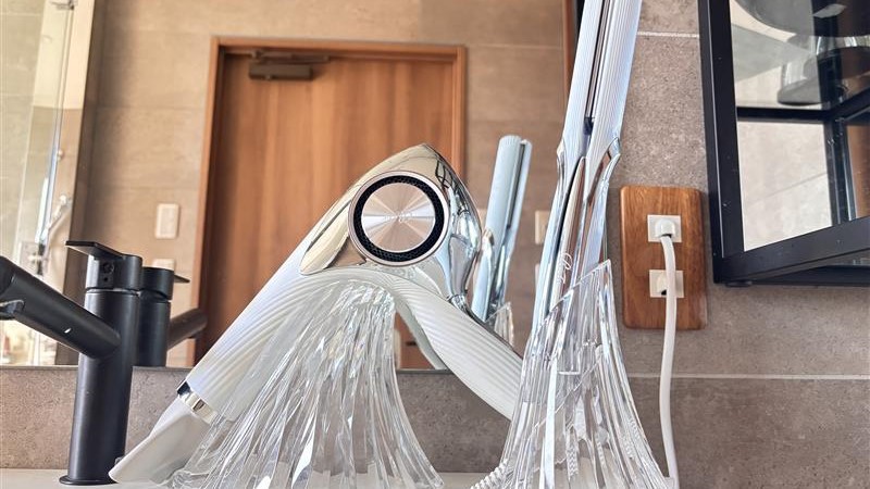 スイートルームにはRefaのドライヤー&ヘアアイロン