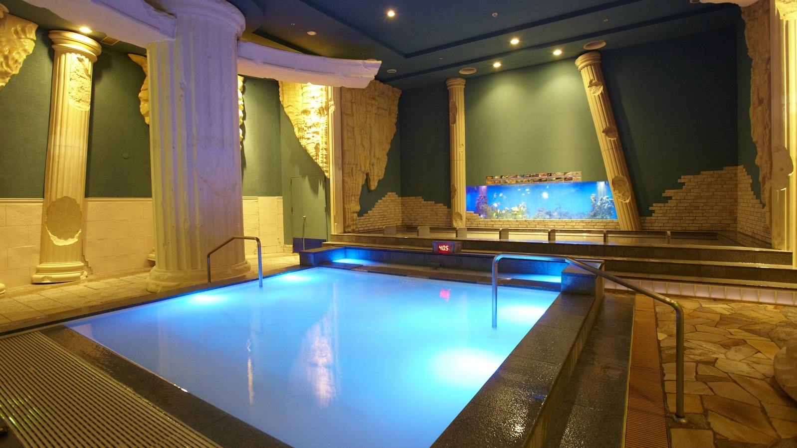 ホテルから徒歩3分！温泉＆岩盤浴＆プールが楽しめる！【スパワールド入館券】朝食付きプラン♪