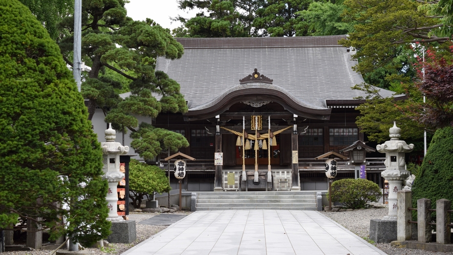 ■湯倉神社／車で16分