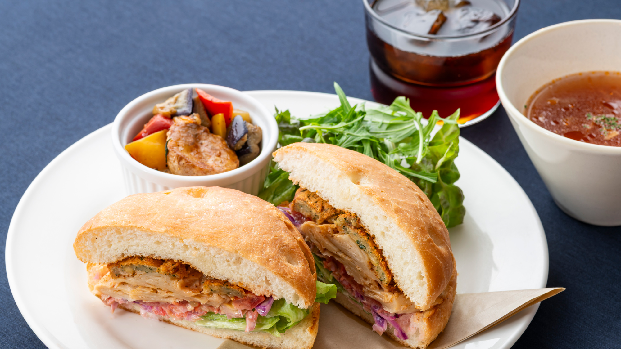 朝食（ファラフェルサンドイッチ ）