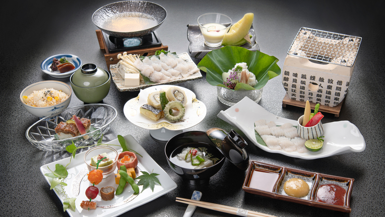 【鱧会席】関西の夏を存分に味わう。お造り、焼きハモ、鱧寿司など様々な調理法でハモを堪能