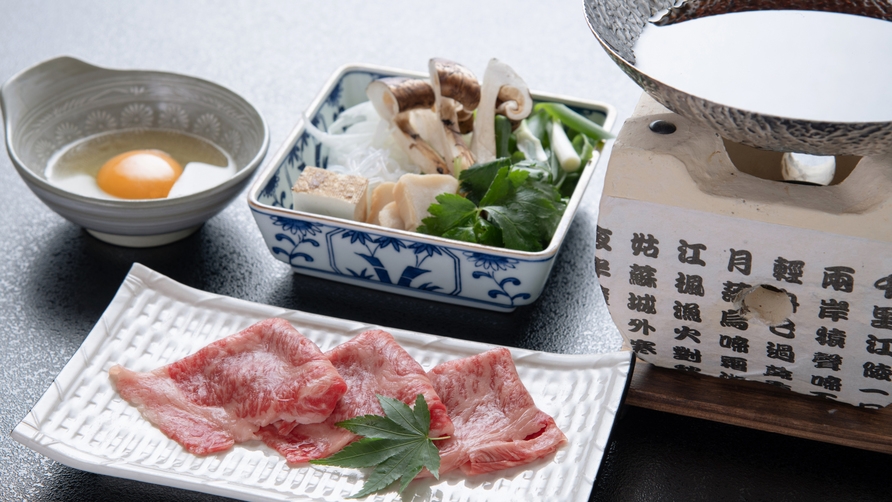 【松茸会席】秋の味覚＜メインは国産牛を使用した松茸すき鍋＞土瓶蒸し、天ぷらなど堪能