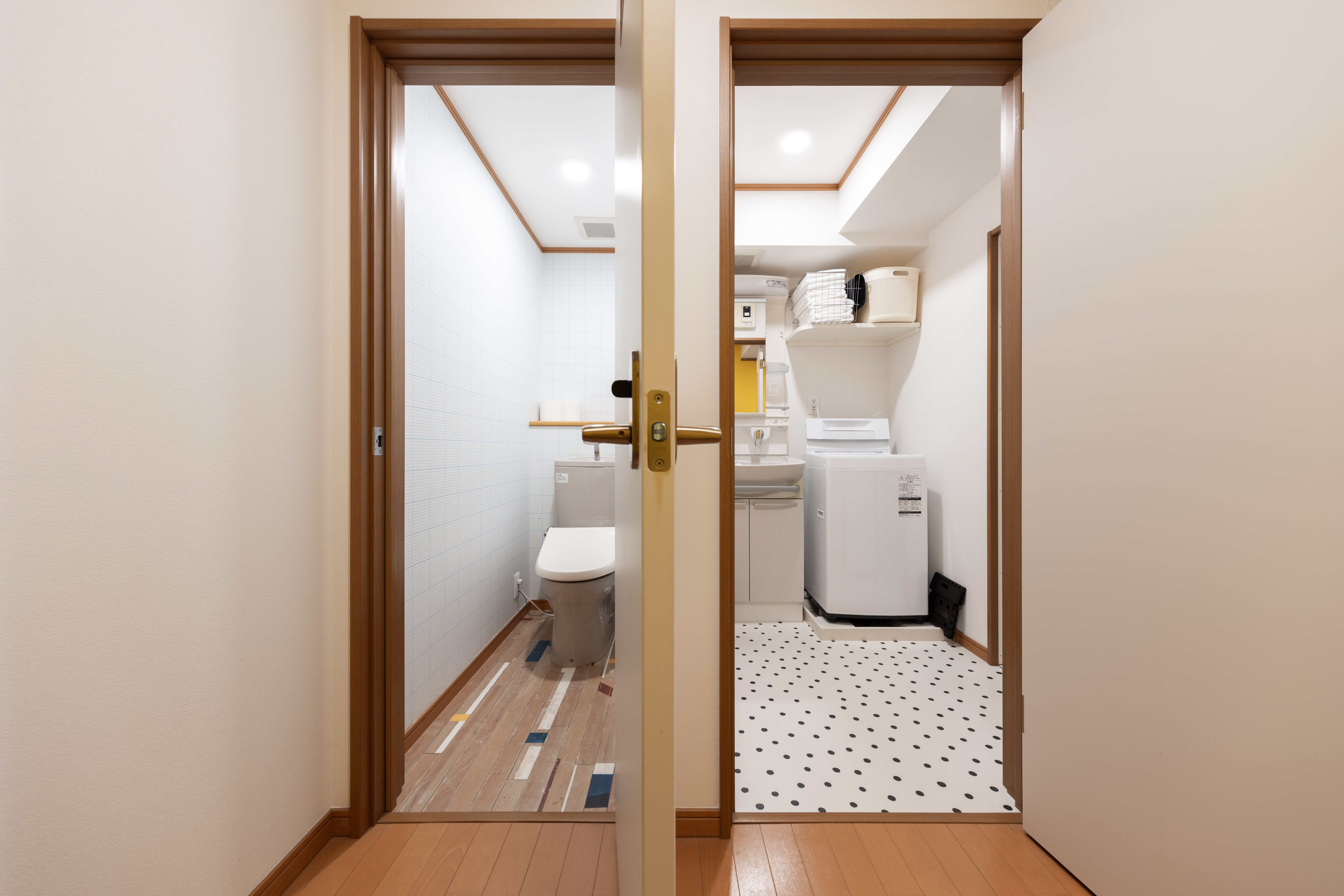 トイレ、洗面台