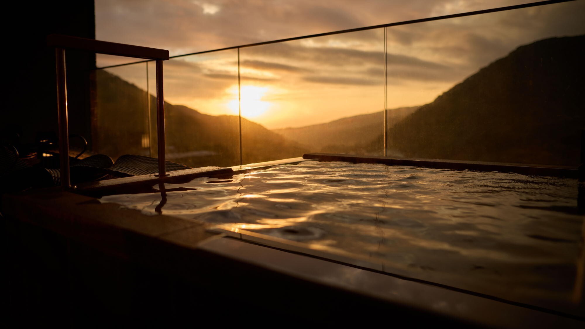 ■佳ら久ルーム_朝陽