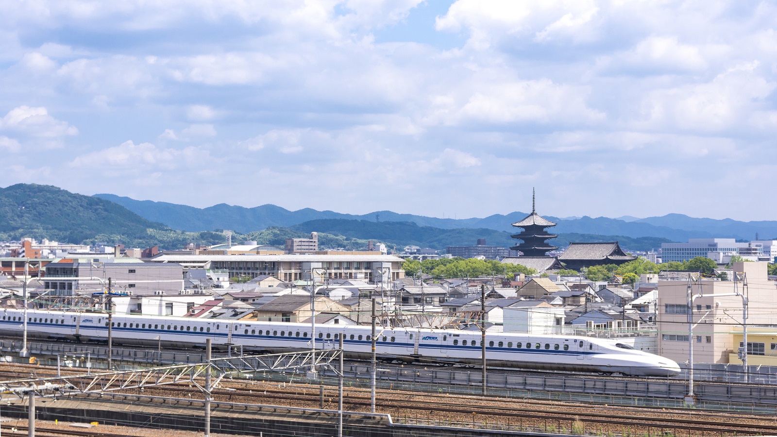 【京都観光】新幹線から見える世界遺産「東寺」