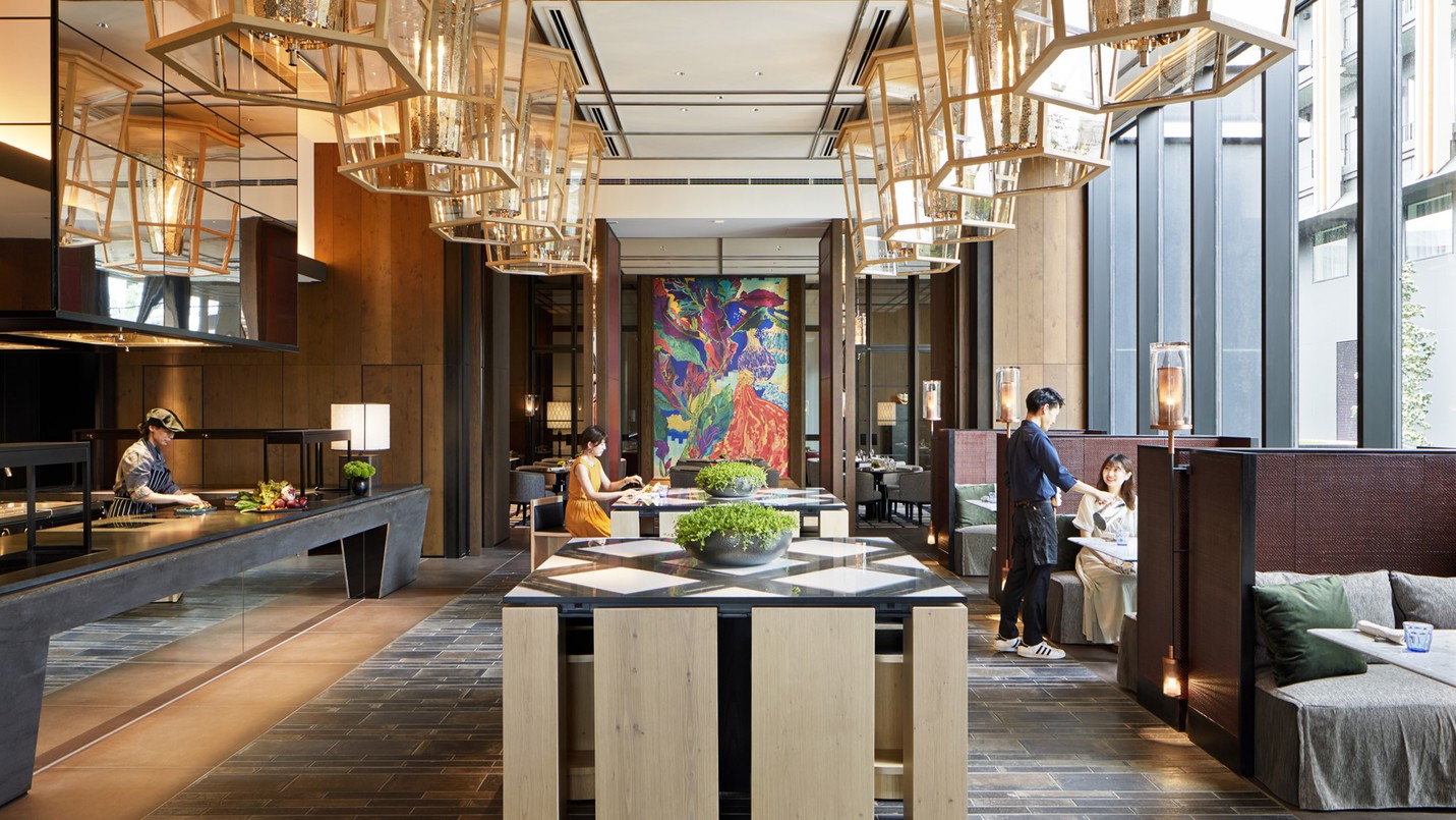 FIVE – Grill & Lounge