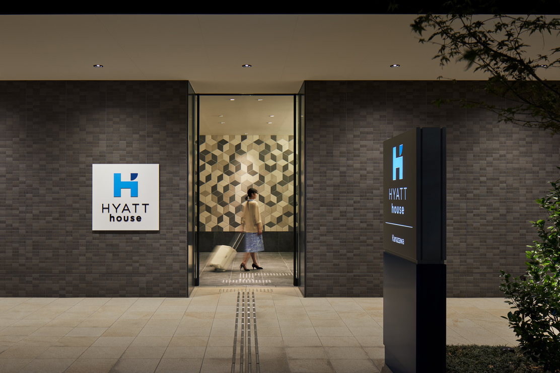 エントランス　ゲスト