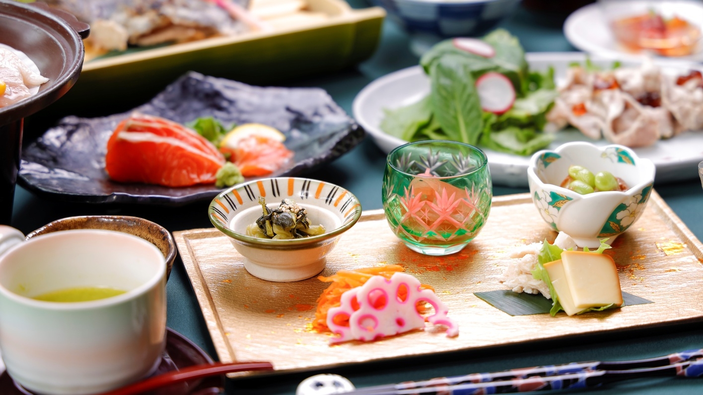 ◆直前割◆緊急セール1100円OFF｜からだに優しい「創作会席」＆「美肌の湯」が自慢の湖畔の宿