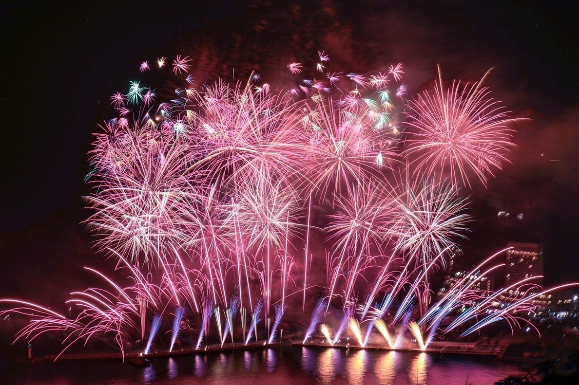 【熱海海上花火大会】お日にち限定！高台から花火を特等席で、お部屋で花火鑑賞♪（1泊2食付）