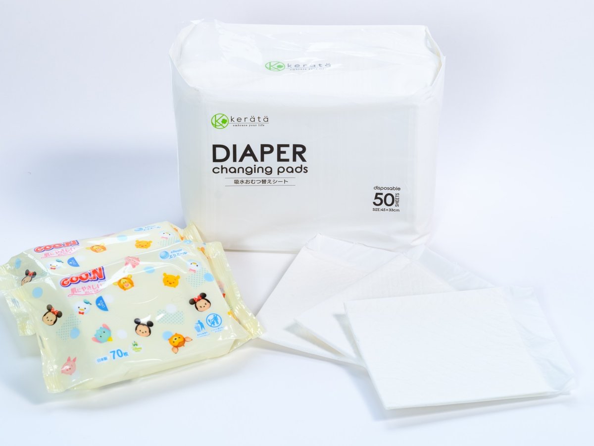 おむつの替えシート、おしり拭き