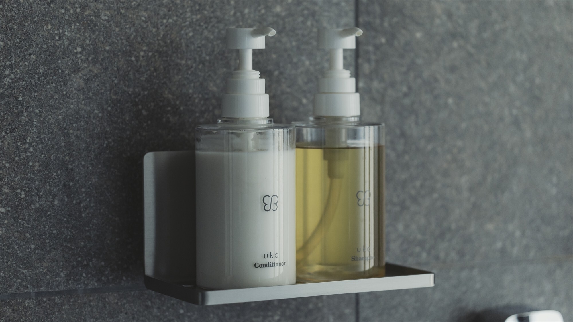 【客室アメニティ】ukaのヘアシャンプー、ヘアコンディショナーをご用意しております。