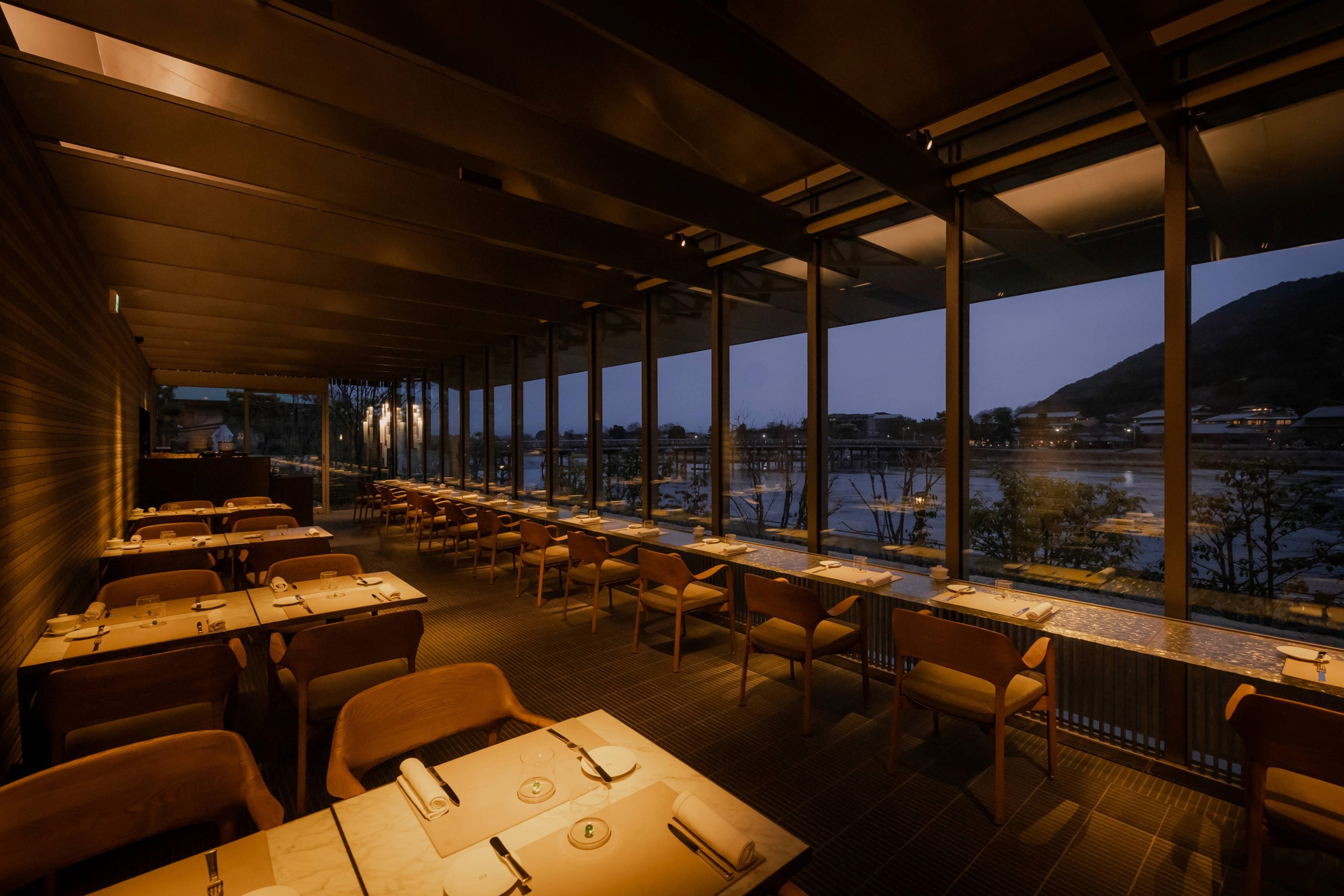Riverside Cafe MUNI（夜）