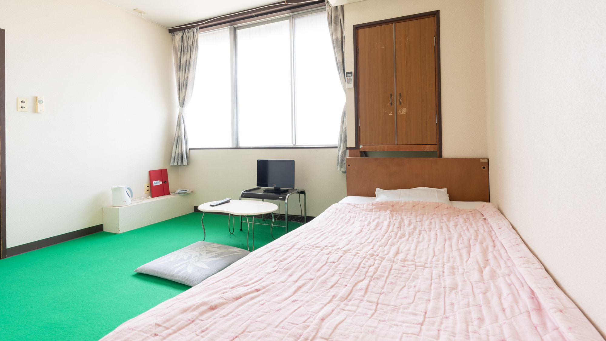 シングルルーム（バス・トイレ共用）☆