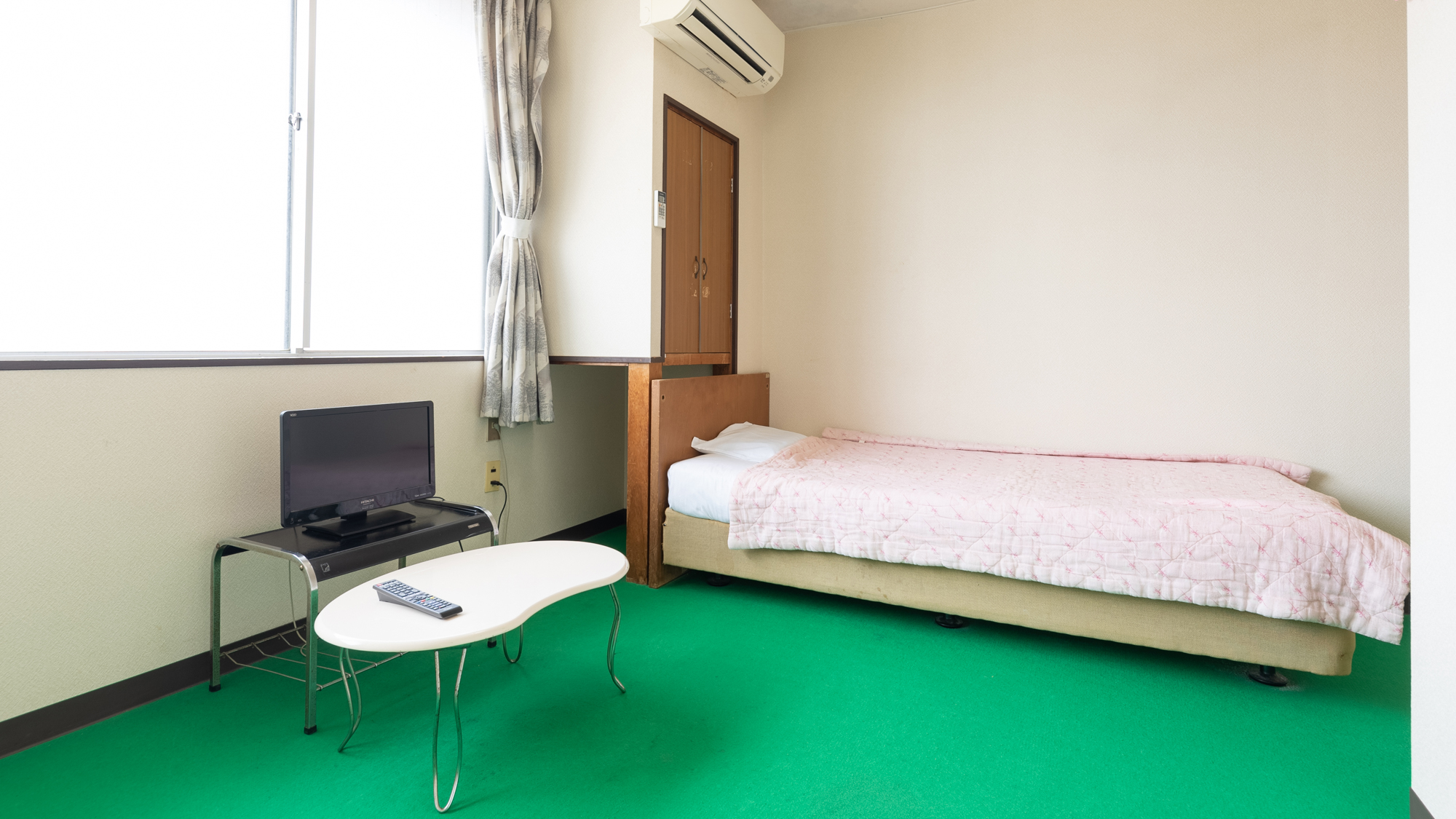 シングルルーム（バス・トイレ共用）☆