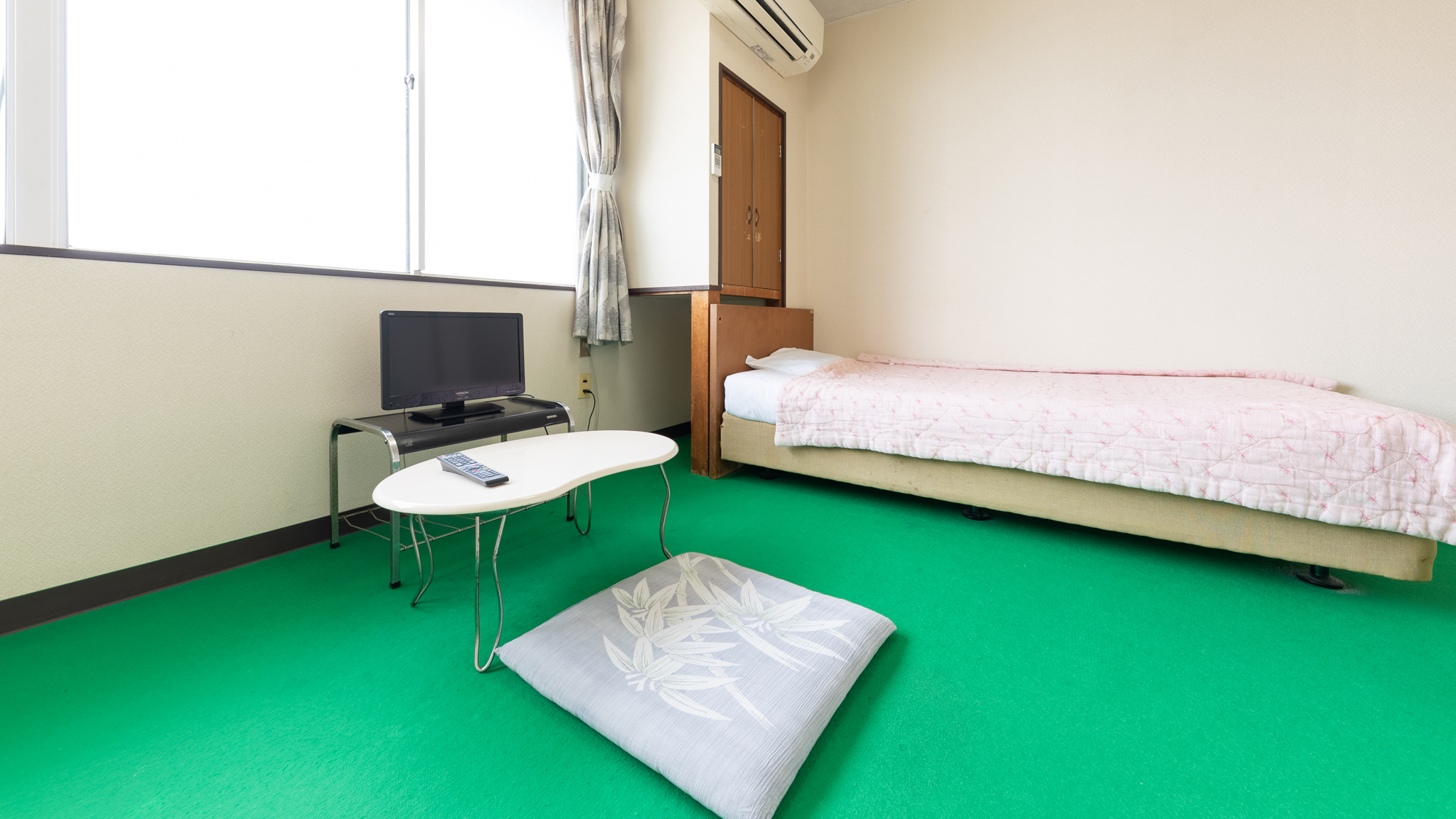 シングルルーム（バス・トイレ共用）☆