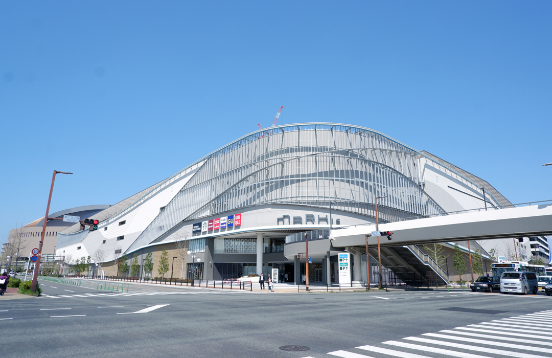 マークイズ福岡（車で20分）