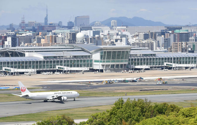 福岡空港（車で30分）