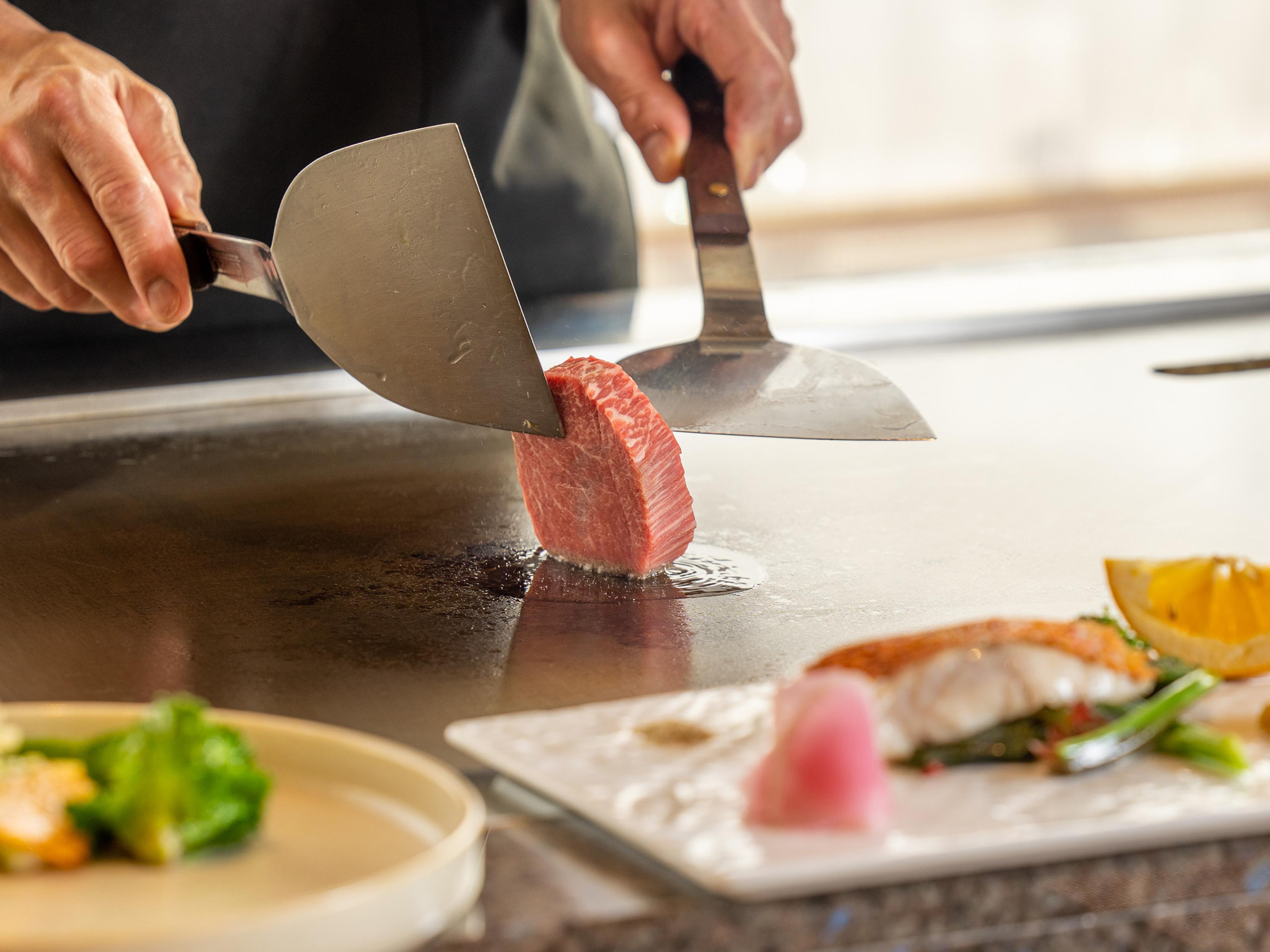夕食　鉄板焼きイメージ