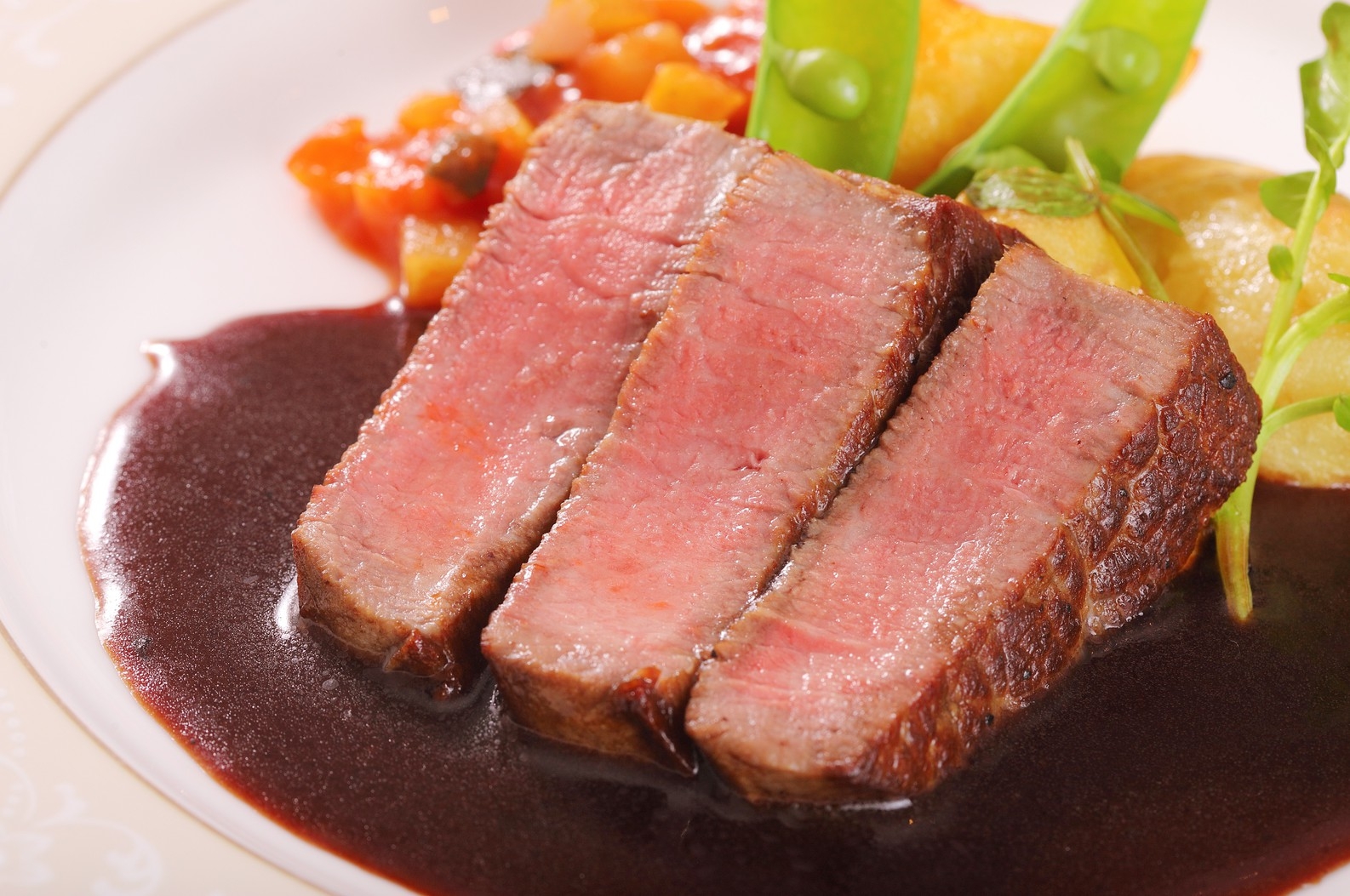 【ホテル棟】鹿児島県産の黒毛和牛付！地元食材を使ったコース■『松コース』プラン（２食付）