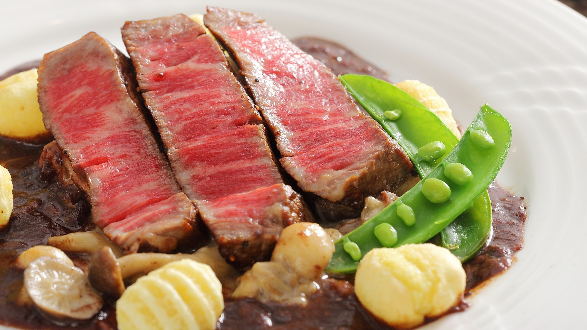 【ホテル棟】鹿児島県産の黒毛和牛付！地元食材を使ったコース■『松コース』プラン（２食付）