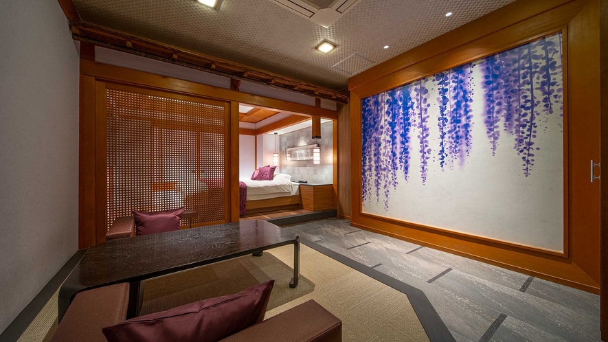 ・【Royal Room（禁煙）一例】壁に描かれた藤の花が彩りを添えています