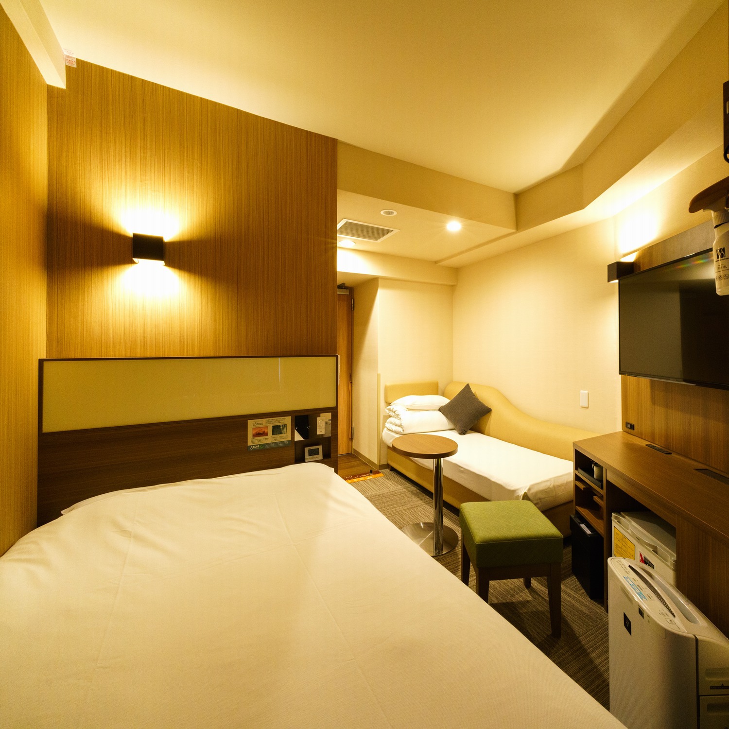 客室：エキストラツインルーム　120cmセミダブルベッド＋エキストラソファベッド