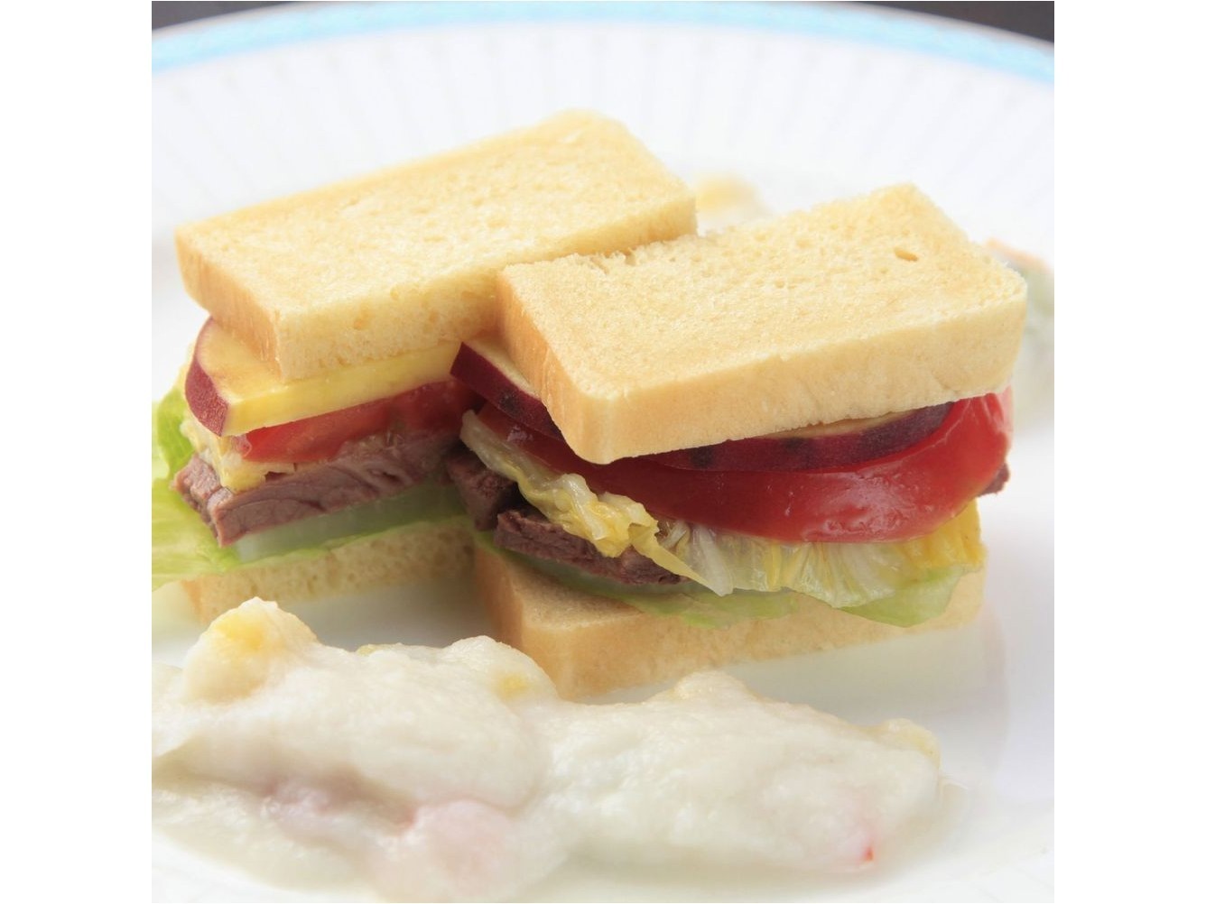 わんちゃん朝食 鹿肉サンドイッチ