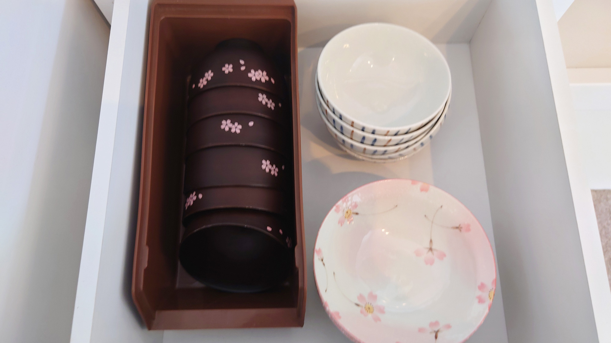 【食器】豊富な食器類がございます