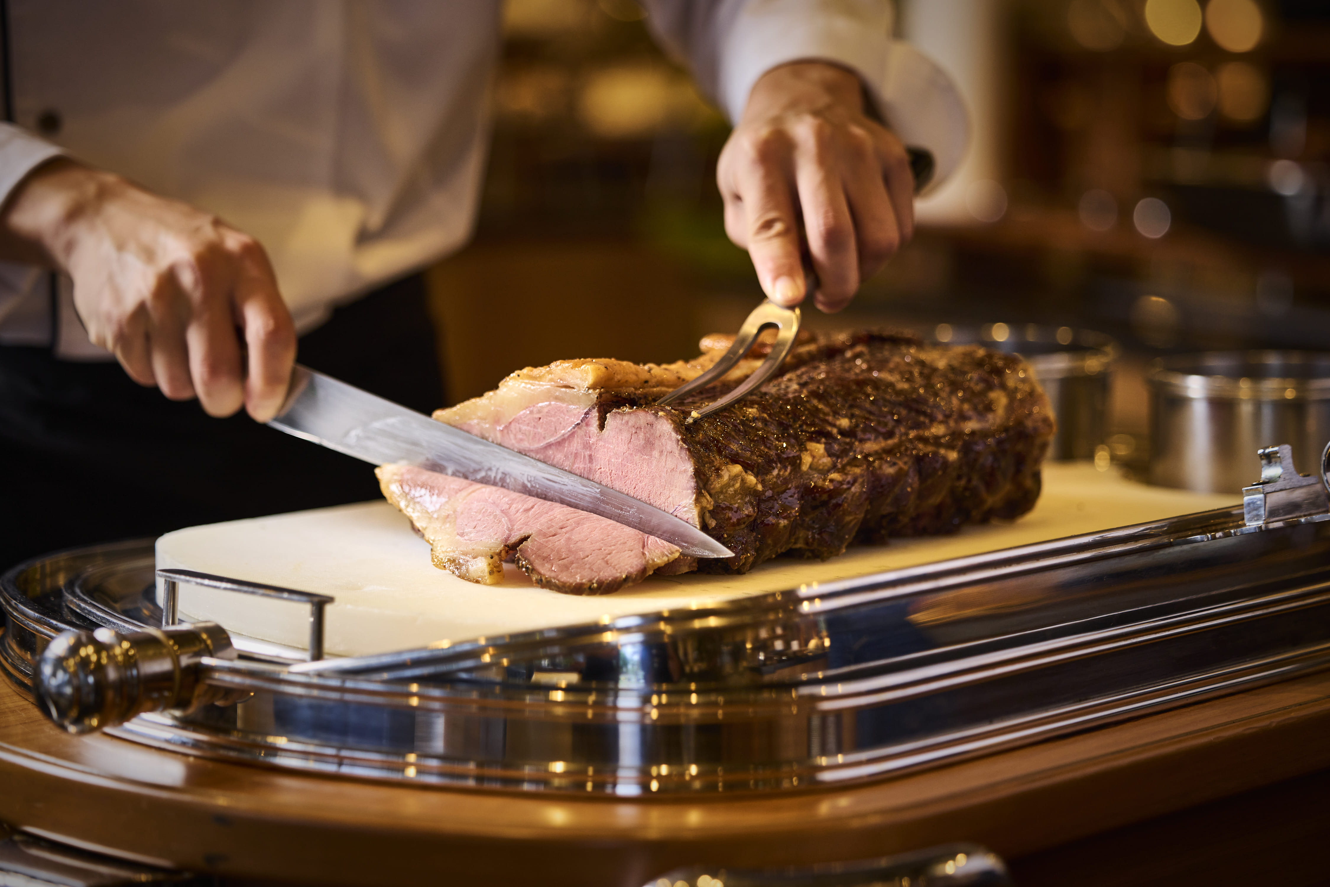 ディナービュッフェのおすすめメニュー ローストビーフ