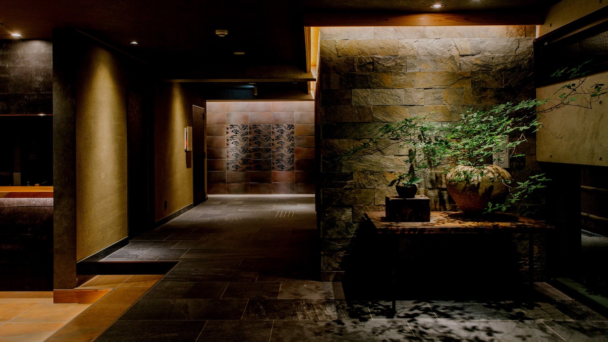 【楽天スーパーSALE】お部屋のみ/ミニバーフリー/貸切露天風呂/12時アウト/祇園や河原町に徒歩圏