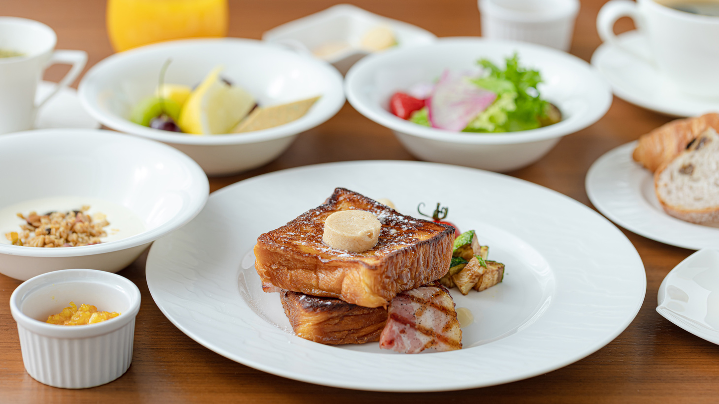 【LUXDAYSセール】朝食付〜数量限定の和食膳やエッグベネディクトが人気〜